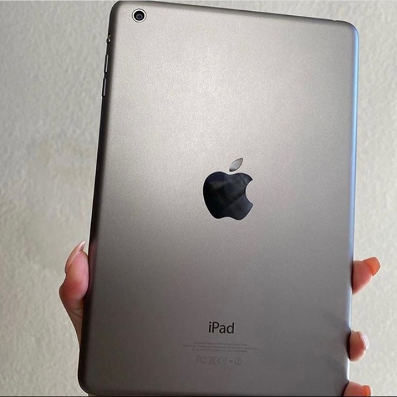 iPad mini - Picture 2 of 5